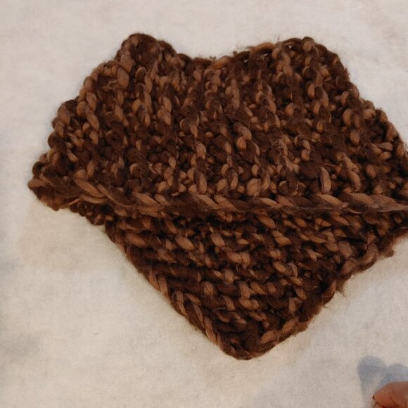Handknitted ‘V’ Shaped Neck Scarf - Picture 2 of 4